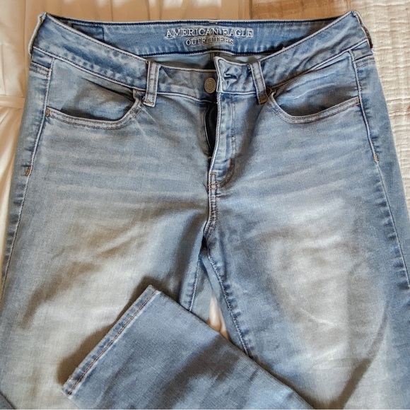 American Eagle Outfitters Light Wash Jeggings - Picture 2 of 4